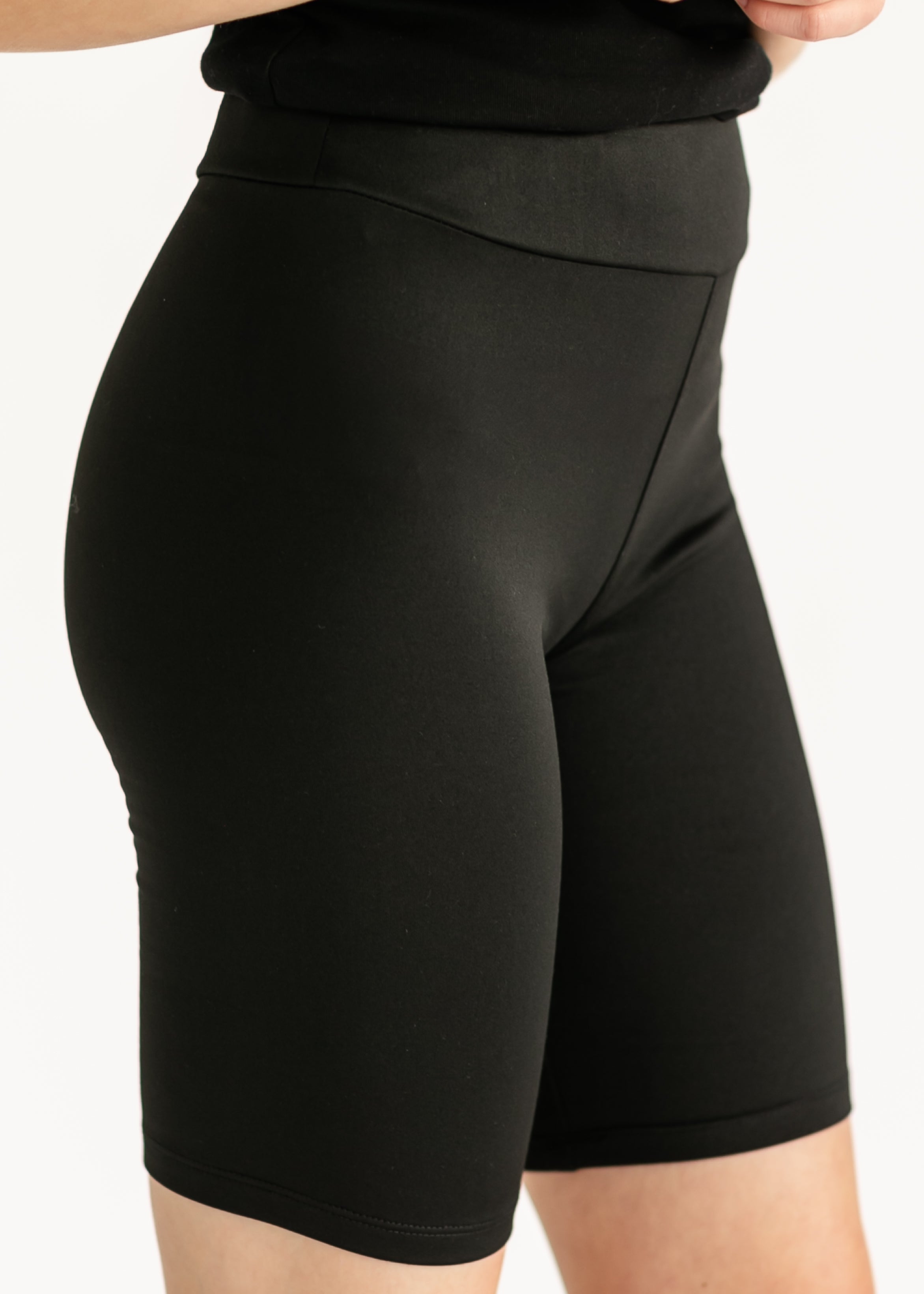 No Cling Premium Black Biker Shorts